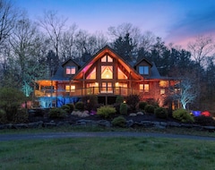 Toàn bộ căn nhà/căn hộ Designer Log Home On 20 Acres Near Rhinebeck (Millbrook, Hoa Kỳ)