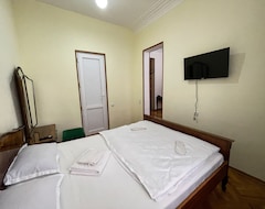 Hotel Guest House (Telavi, Georgia)