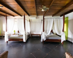 Toàn bộ căn nhà/căn hộ Spacious Studio With Ocean View | Beachfront Boutique Hotel | Pool & Restaurant (Limones, Panama)