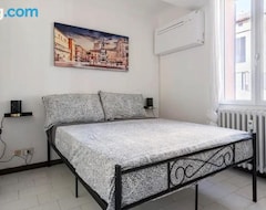 Entire House / Apartment Appartamento Pescherie - Top Location (Bologna, Italy)