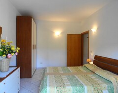 Toàn bộ căn nhà/căn hộ La Battigia Two-room Apartment Directly On The Beach (Nisporto, Ý)