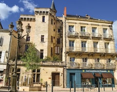 Toàn bộ căn nhà/căn hộ 5 Bedroom Accommodation In Eyliac (Eyliac, Pháp)