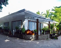 Khách sạn Dhigurah Retreat Beach (Dhigurah, Maldives)
