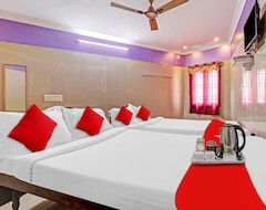 Khách sạn Oyo Flagship 90240 Ak Residency (Sriperumbudur, Ấn Độ)