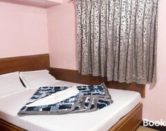 Khách sạn S N R Cottage (Udhagamandalam, Ấn Độ)
