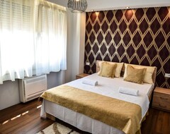 Hotel Cruiser (Ulcinj, Montenegro)