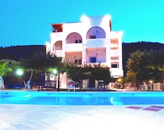 Tüm Ev/Apart Daire Large Group Villa With Pool, In Attica, Marathon, Sesi Beach (Marathon, Yunanistan)