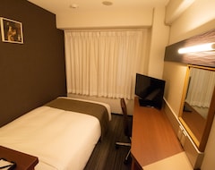 Hotel Via Inn Shin-Osaka (Osaka, Japón)
