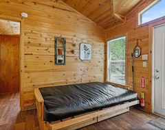 Koko talo/asunto Brand New Cabin (Kernville, Amerikan Yhdysvallat)