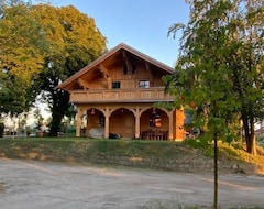 Toàn bộ căn nhà/căn hộ House On The Lake At The Louwine For 13 Guests (Oberuckersee, Đức)
