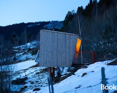 Koko talo/asunto Engeset Trehytter (Sandane, Norja)