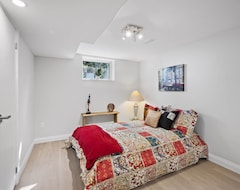 Toàn bộ căn nhà/căn hộ New 2 Bedroom Legal Basement Apartment (Guelph, Canada)