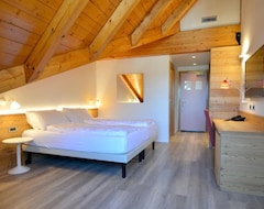 Khách sạn AlpHoliday Dolomiti Wellness & Family Hotel (Dimaro, Ý)