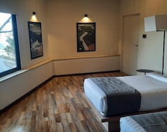 Hotel Lokal Rooms X Murree Kashmir Point (Islamabad, Pakistan)