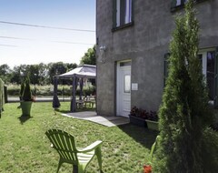 Toàn bộ căn nhà/căn hộ Vacation Home Maison Les Oies In Blot-leglise - 6 Persons, 2 Bedrooms (Blot-l'Église, Pháp)