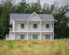 Pensión White Roses Cottage (Keningau, Malasia)