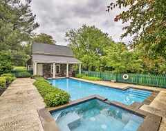 Koko talo/asunto Historic Virginia Wine Country Villa W/Pool & Yard (Hume, Amerikan Yhdysvallat)