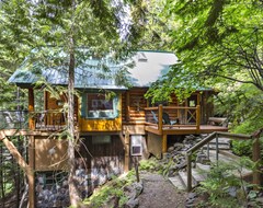 Tüm Ev/Apart Daire Beautiful And Private Mountainside Log Cabin - Hot Tub And 10 Min From Nelson (Nelson, Kanada)