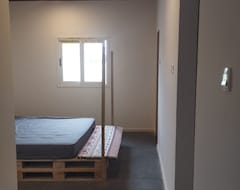 Casa/apartamento entero Maison Dans Une Zone Tranquille à 15 Mn En Voiture De La Plage (Comé, Benín)