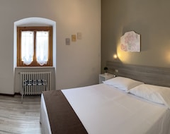 Khách sạn Hotel Mom Assisi (Assisi, Ý)