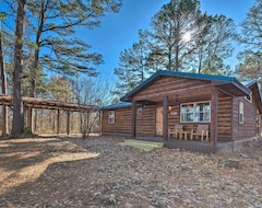 Koko talo/asunto New! Updated Cabin W/ Fire Pit: 2 Mi To Utv & Hike (Hodgenville, Amerikan Yhdysvallat)