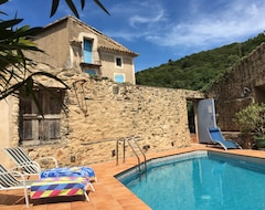 Toàn bộ căn nhà/căn hộ Village House With Terrace And Pool (Saint-Nazaire-de-Ladarez, Pháp)