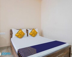 Khách sạn Spot On Hotel Moon (Rajkot, Ấn Độ)
