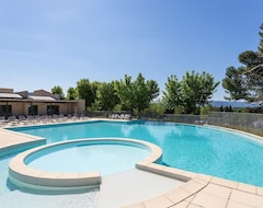 Khách sạn Le Domaine De Provence Country Club (Saumane-de-Vaucluse, Pháp)