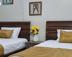 Koko talo/asunto Eniter Two Bedrooms Luxry Apartment (Karachi, Pakistan)
