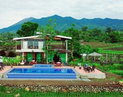 Khách sạn Kalaparan Farm House By Hiverooms (San Carlos, Philippines)