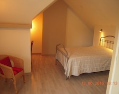 Koko talo/asunto Guest Room, With Independent Access. (Bellême, Ranska)