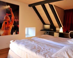 Hotel Tralala (Montreux, Schweiz)