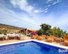 Cijela kuća/apartman Exquisite Rural House With Garden, Pool And Sea Views (Arico, Španjolska)