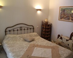 Cijela kuća/apartman Recent House Inside A 4000 M² Park. Taste The Tranquillity Of Provence (Lagnes, Francuska)