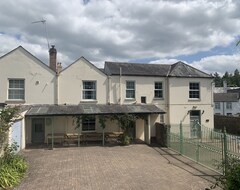 Koko talo/asunto Cedars House (Ross-on-Wye, Iso-Britannia)