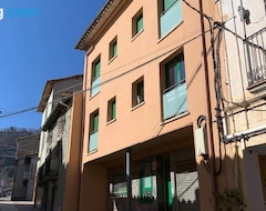 Koko talo/asunto Apartamonti Duplex (Montesquiu, Espanja)