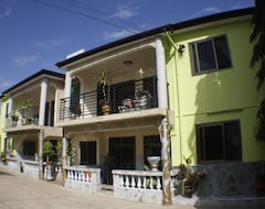Khách sạn Dokua Royal (Madina, Ghana)