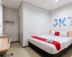 Hotelli Reddoorz Plus Near Mall Pondok Indah (Jakarta, Indonesia)