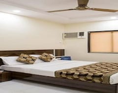 Khách sạn Room Maangta 133 @ Kurla West (Mumbai, Ấn Độ)