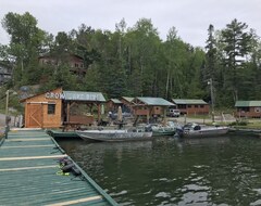 Entire House / Apartment Motel 2 Lakeview, Shared Sauna-hot Tub, Lake Patio With Fire Pit. Boat Rental (Sioux Narrows, Canada)