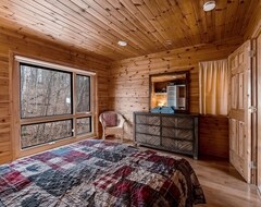 Casa/apartamento entero Luxury 6 Bedroom Muskoka Chalet/Cottage Private Beach W/ Crystal Clear Water! (Bracebridge, Canadá)