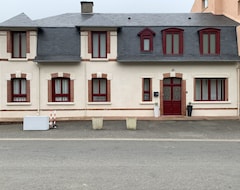 Lomakeskus Maison Au Bord De La Rivière (Saint-Léonard-des-Bois, Ranska)