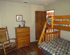 Casa/apartamento entero Lovely 4 Bedroom Lakefront, Steps From Scenic Gold Country Lake, Open All Year! (Auburn, EE. UU.)