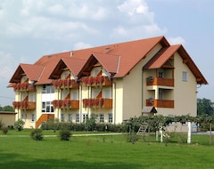 Khách sạn Radhotel Schischek (Halbenrain, Áo)