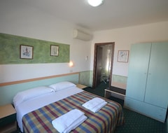 Hotelli Hotel Astoria (Desenzano del Garda, Italia)