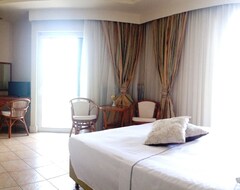 Hotel Souris (Rovies, Greece)