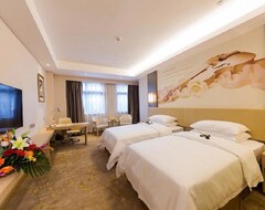 Vienna Hotel Hunan Yiyang Jinshan Road Xiufeng Park (Yiyang, China)