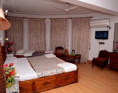 Hotel Centre Point (Srinagar, India)