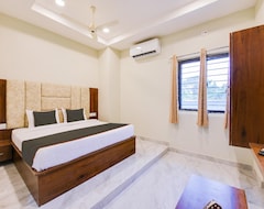 Khách sạn Collection O Hotel Simhadri Grand (Khammam, Ấn Độ)