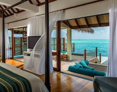 Four Seasons Resort Maldives at Landaa Giraavaru (Baa Atoll, Maldives)